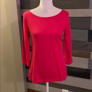 Bright pink 3/4 length cotton Tee. Loft